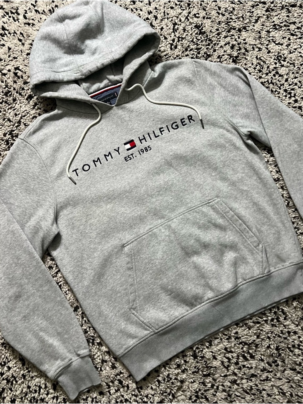 Tommy Hilfiger Hoodie Grey Pullover Spellout Logo Men’s Size XL - Picture 3 of 15